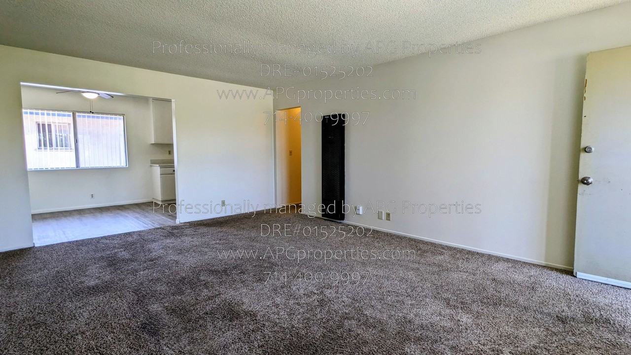 1810 W Greenleaf Ave #3 - Photo 4 of 29