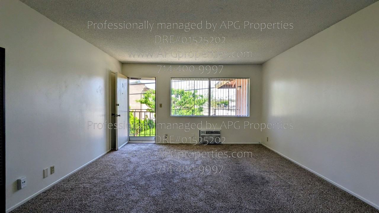 1810 W Greenleaf Ave #3 - Photo 5 of 29