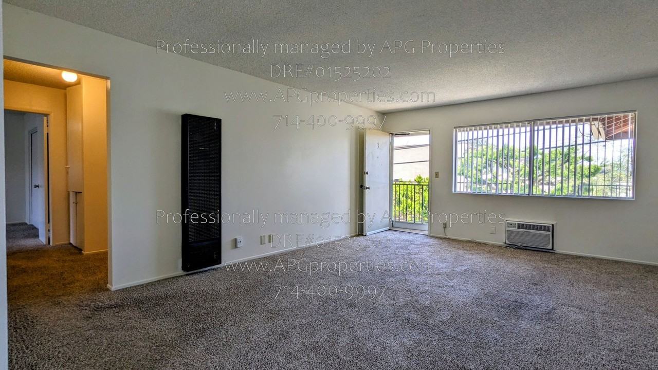 1810 W Greenleaf Ave #3 - Photo 6 of 29
