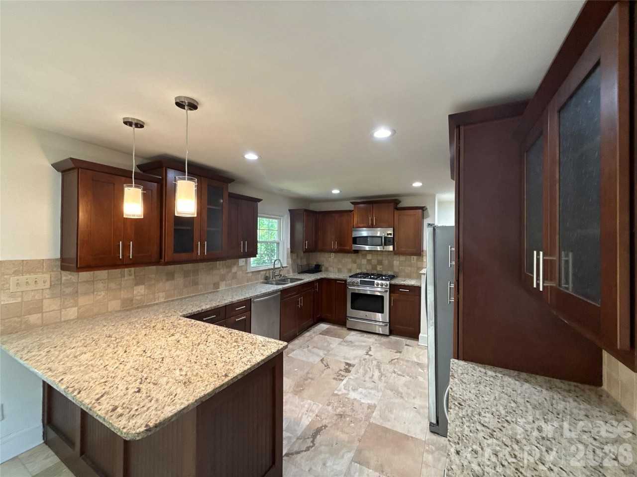 3927 Sharon View Rd - Photo 4 of 14