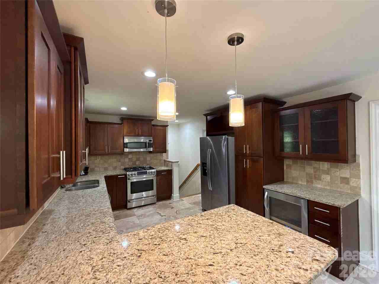 3927 Sharon View Rd - Photo 5 of 14