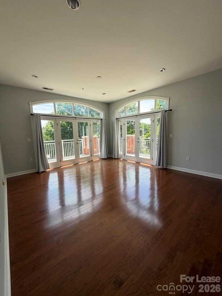 1903 Kenilworth Ave #306A - Photo 2 of 7