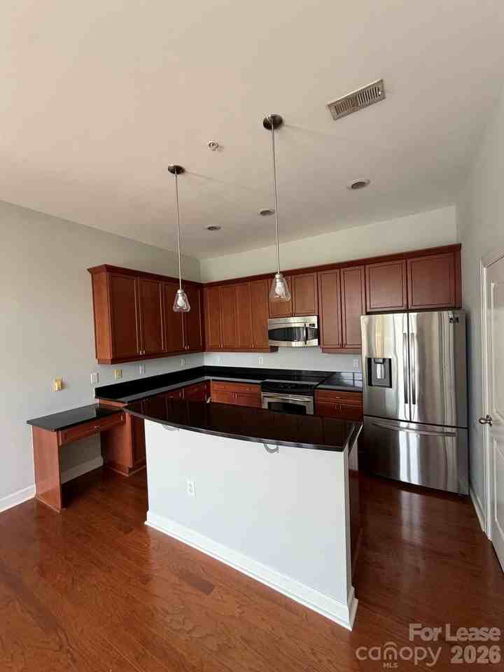 1903 Kenilworth Ave #306A - Photo 3 of 7