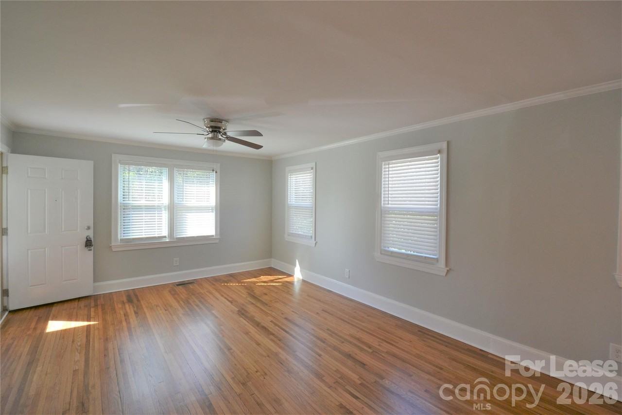 1221 Spruce St - Photo 3 of 23
