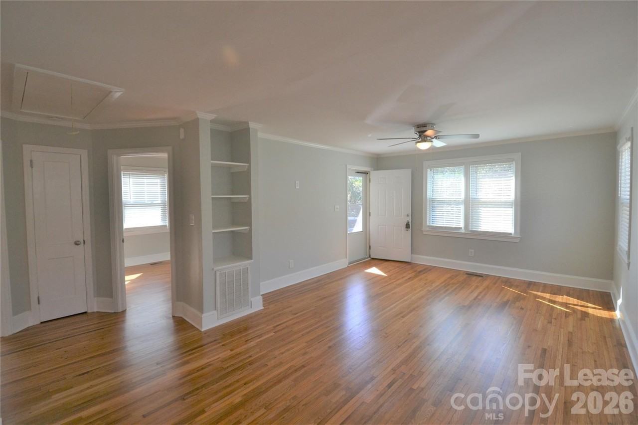 1221 Spruce St - Photo 4 of 23