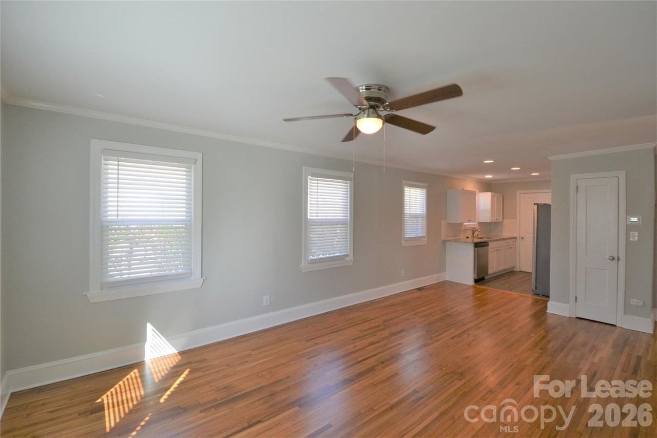 1221 Spruce St - Photo 5 of 23