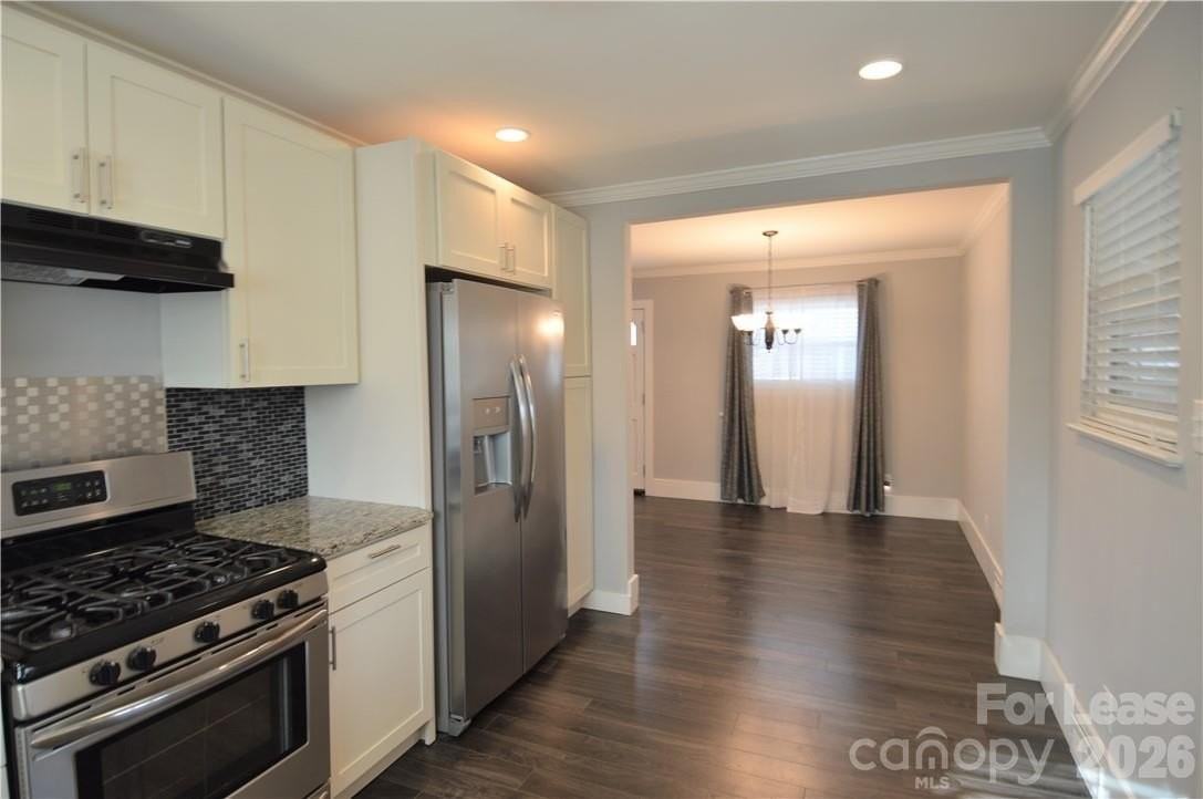 1020 Montford Dr - Photo 6 of 23