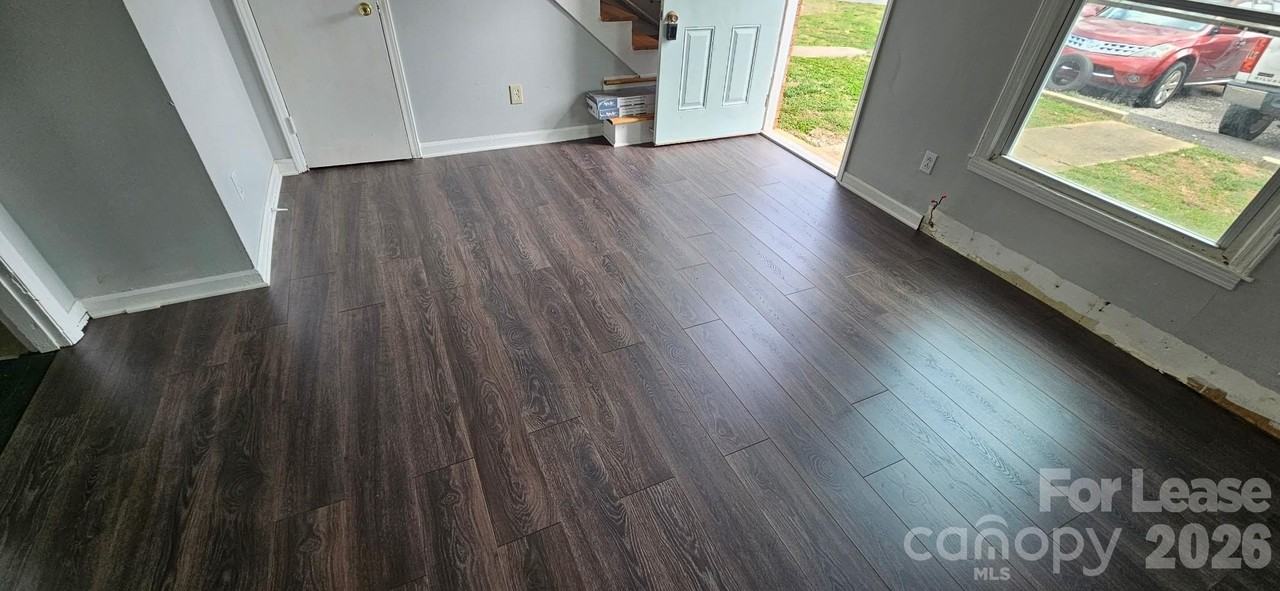 2667 Dr Carver Rd - Photo 3 of 17