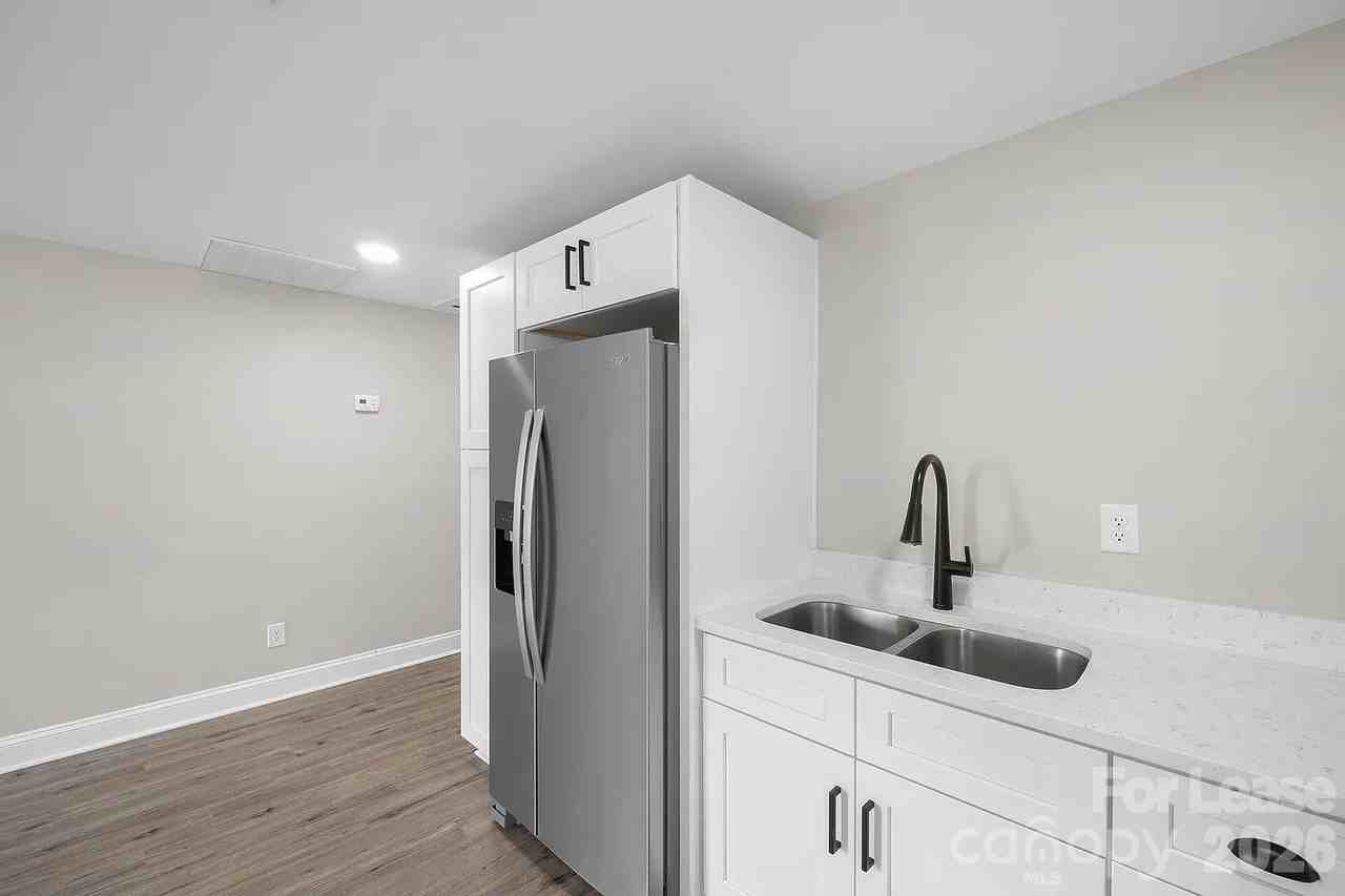 664 Wilshire Ave Sw #A - Photo 4 of 18