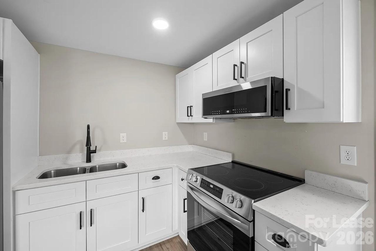 664 Wilshire Ave Sw #A - Photo 7 of 18