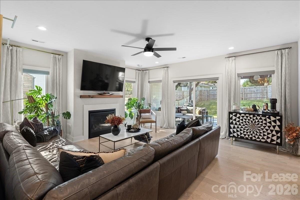 5908 Pepper Bush Ln - Photo 4 of 23