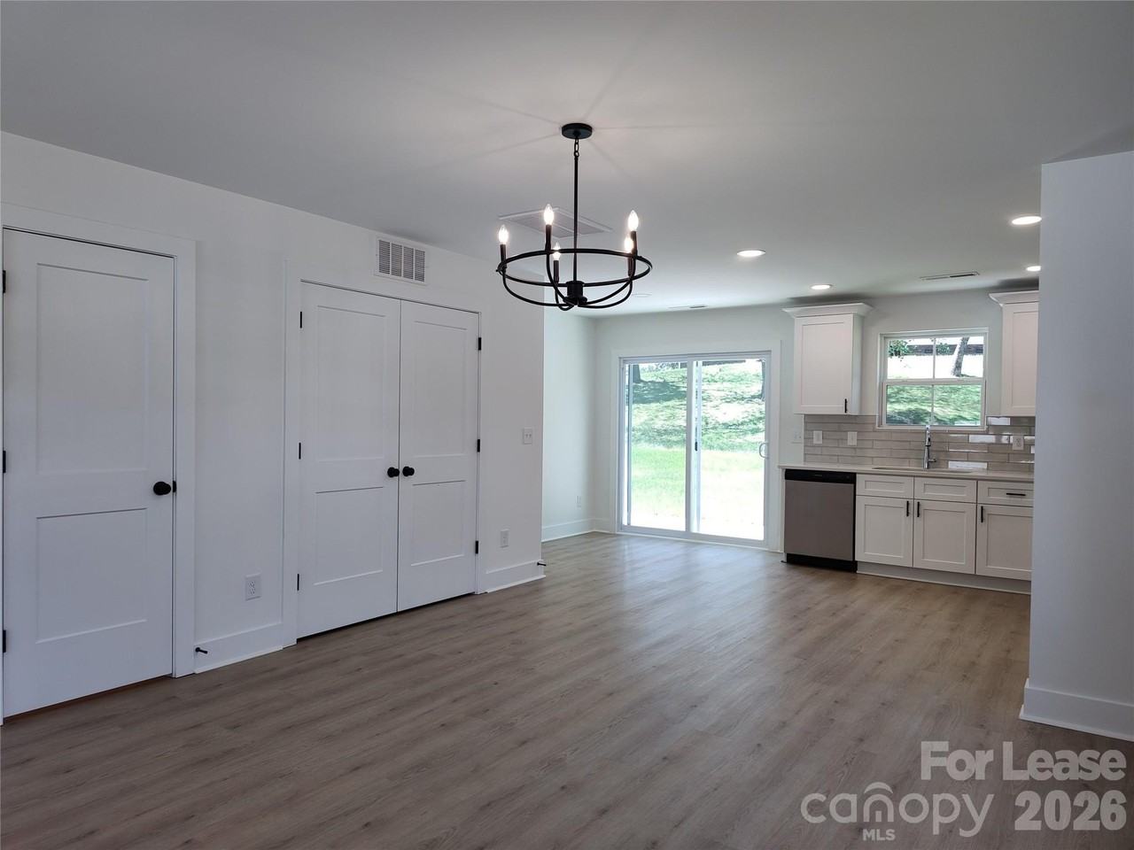 1415 Arden Ave - Photo 6 of 24