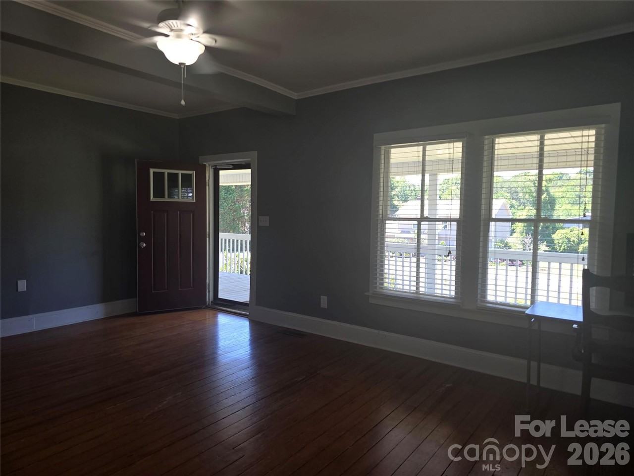 123 Charleston Dr - Photo 4 of 15