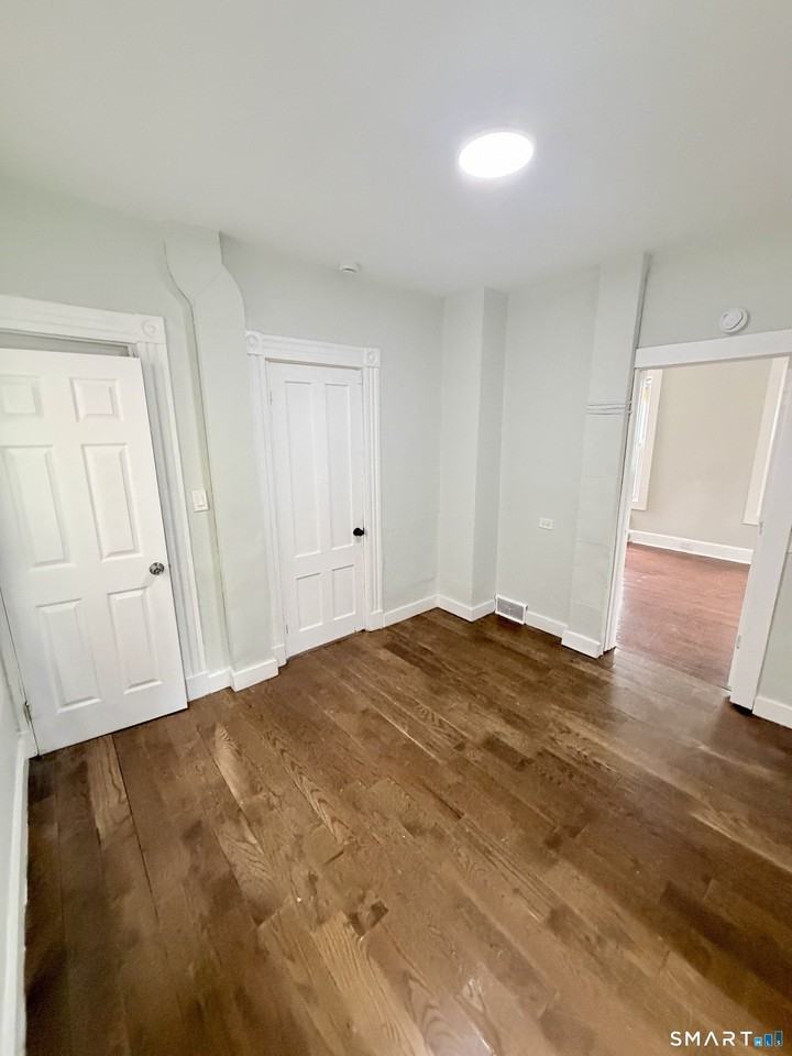 139 Poplar St - Photo 7 of 32
