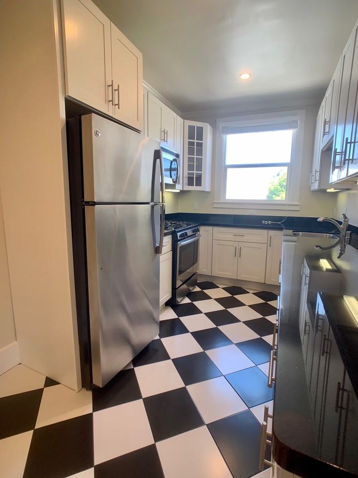 1671 Lombard St #9 - Photo 2 of 13