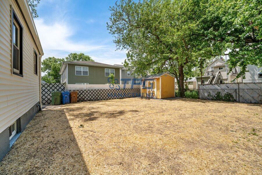 813 Union St - Photo 3 of 18