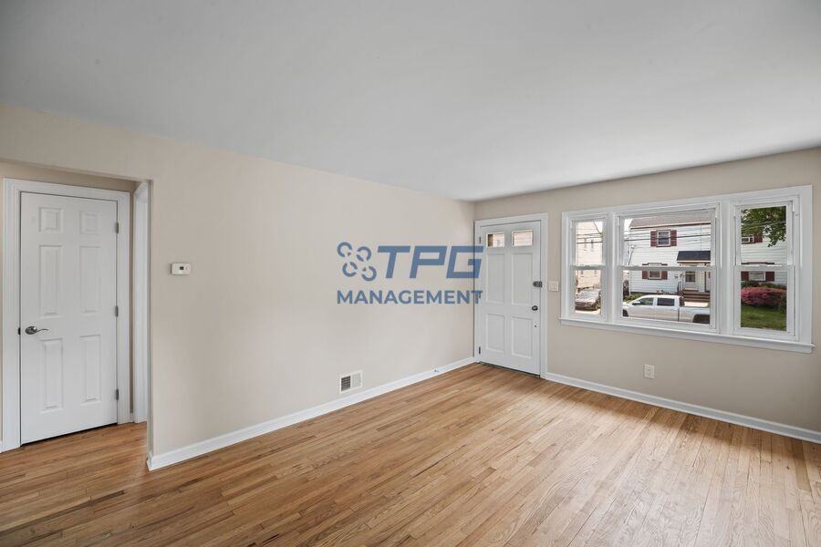 813 Union St - Photo 5 of 18