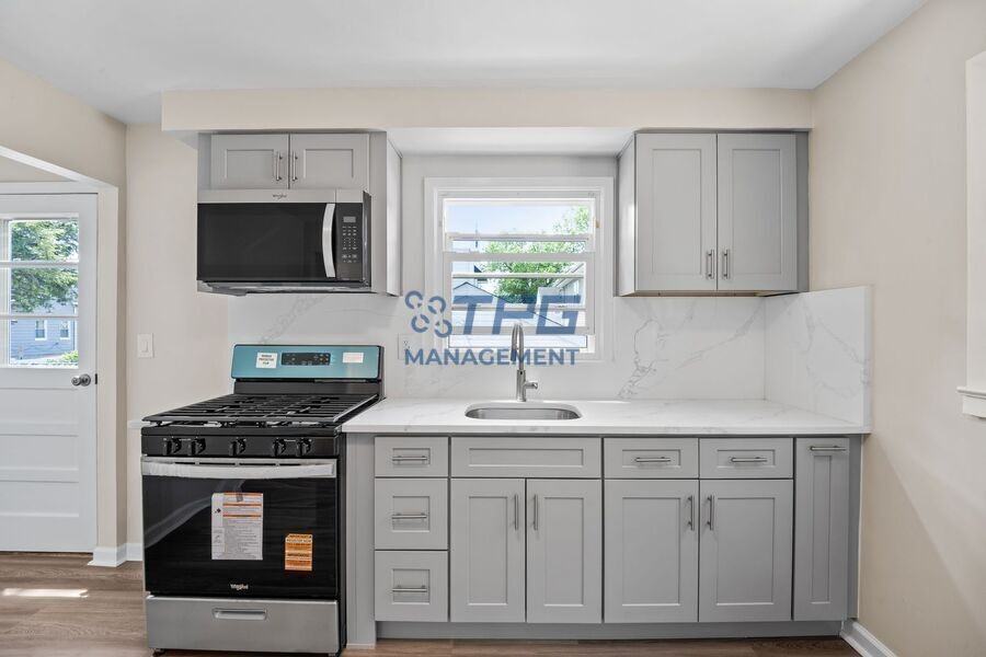 813 Union St - Photo 6 of 18