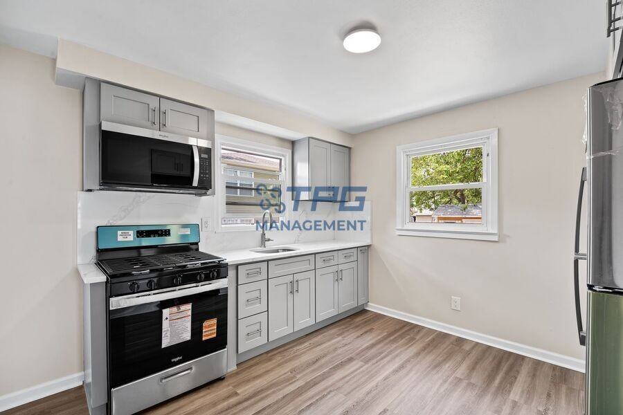 813 Union St - Photo 7 of 18