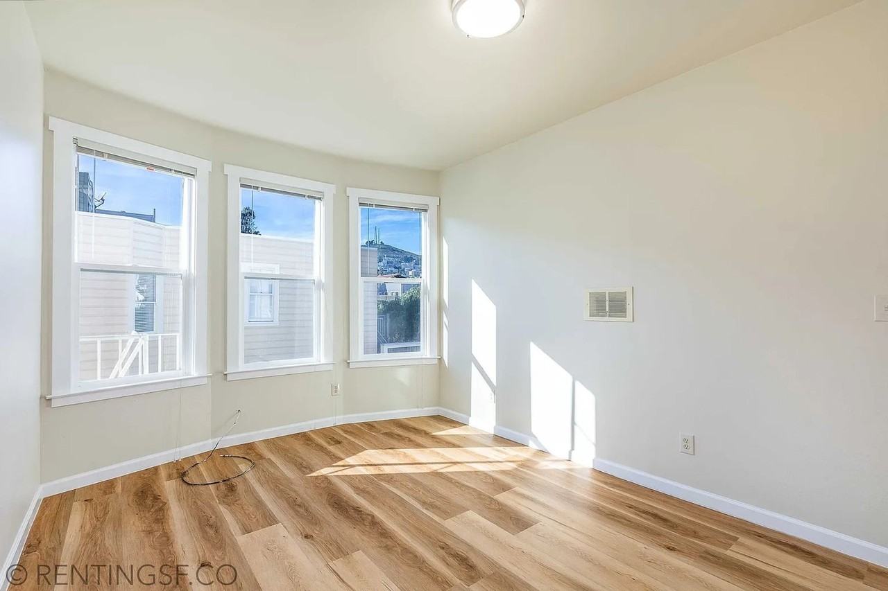 1450 Castro St #24 - Photo 5 of 8