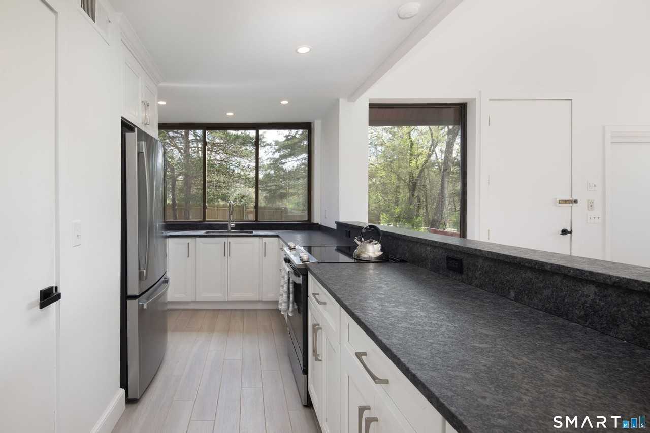 290 Indian Mountain Rd - Photo 6 of 16