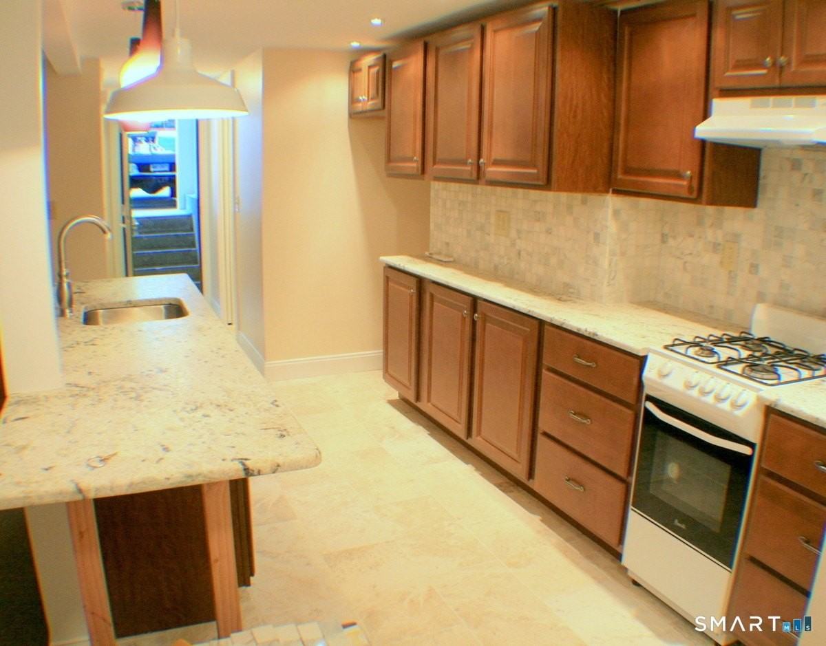 67 Warren St #B - Photo 3 of 8