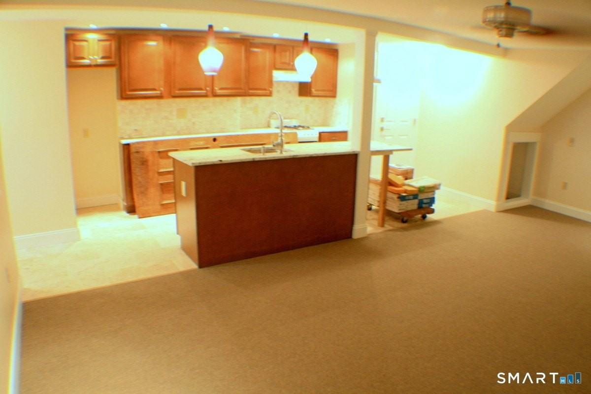 67 Warren St #B - Photo 4 of 8