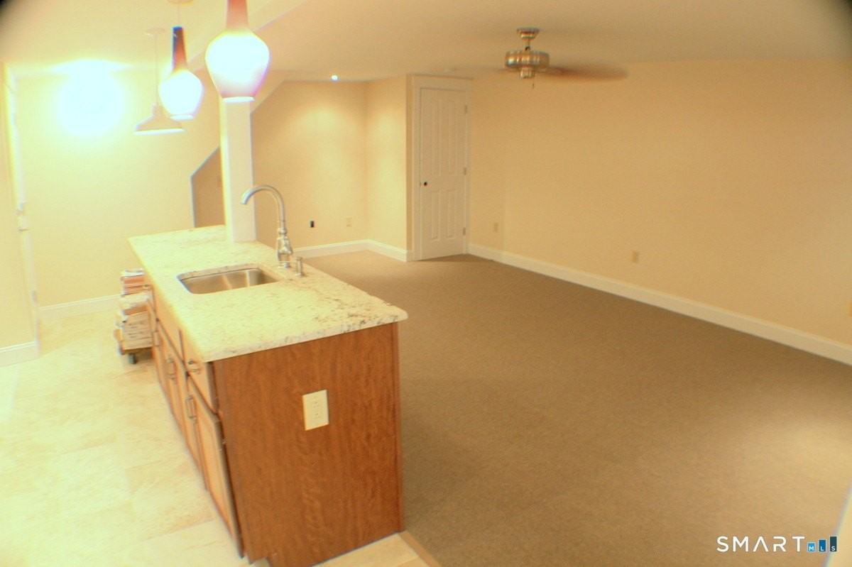 67 Warren St #B - Photo 5 of 8
