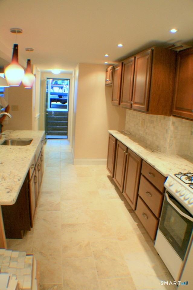 67 Warren St #B - Photo 6 of 8