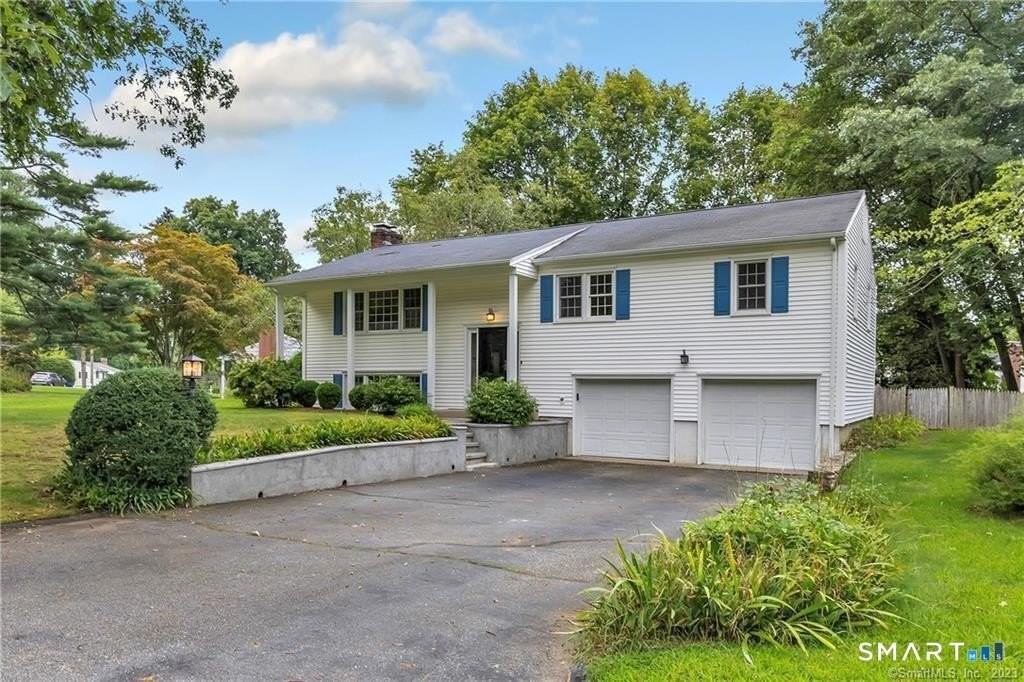 4 Cranbury Woods Rd - Photo 2 of 40