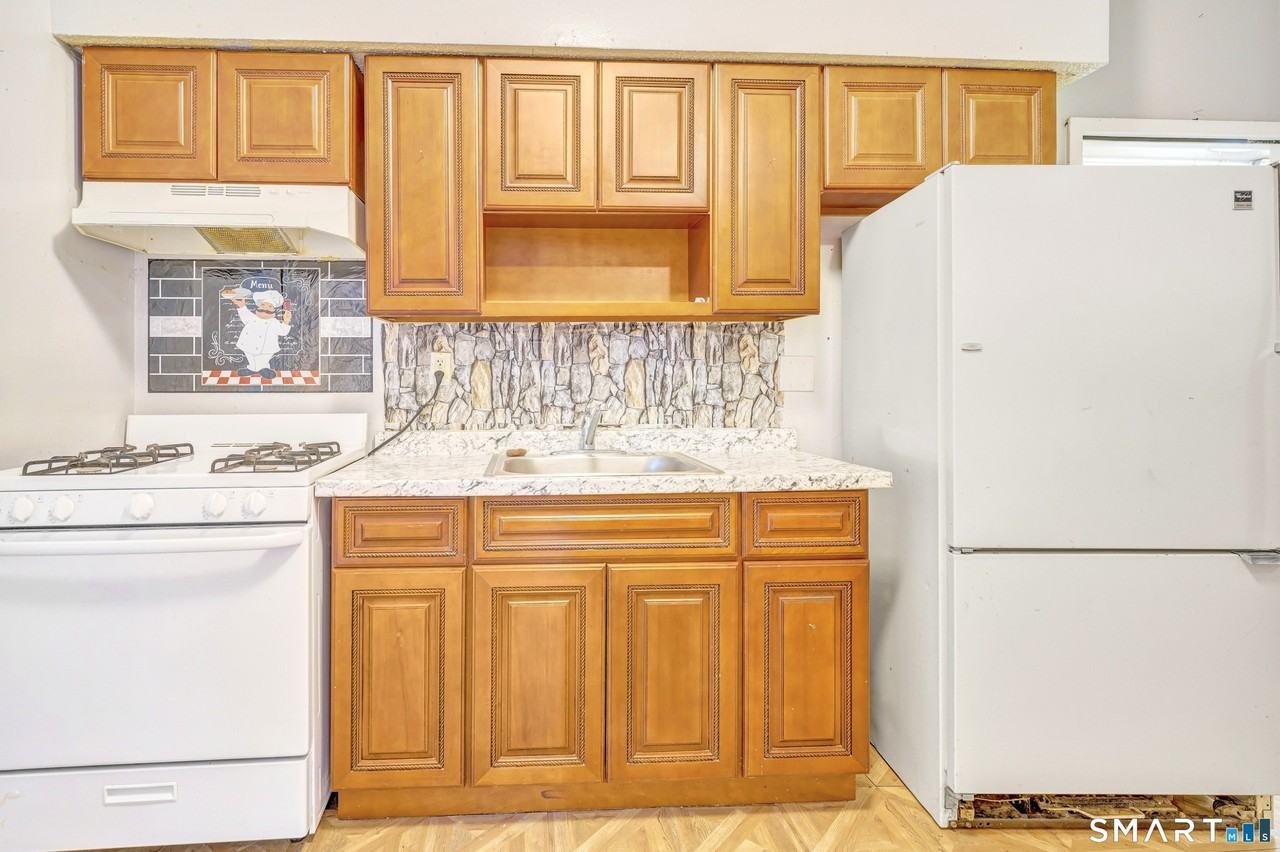 132 Locust St #6 - Photo 5 of 6