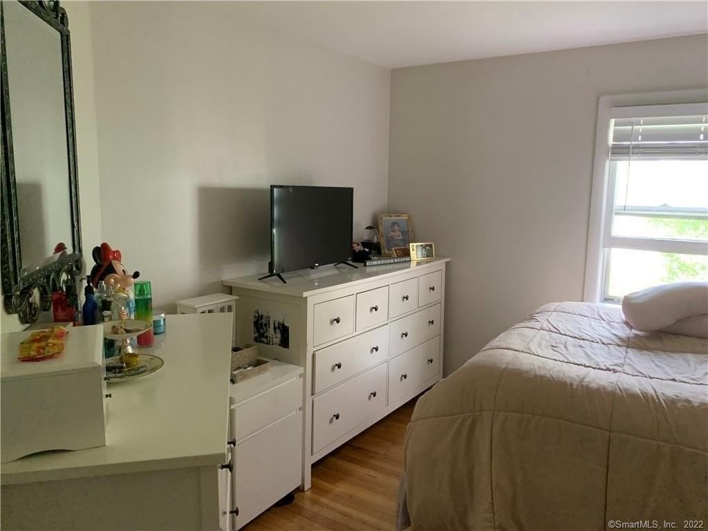76 Hurd St - Photo 7 of 13