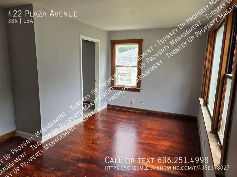 422 Plaza Ave - Photo 5 of 14