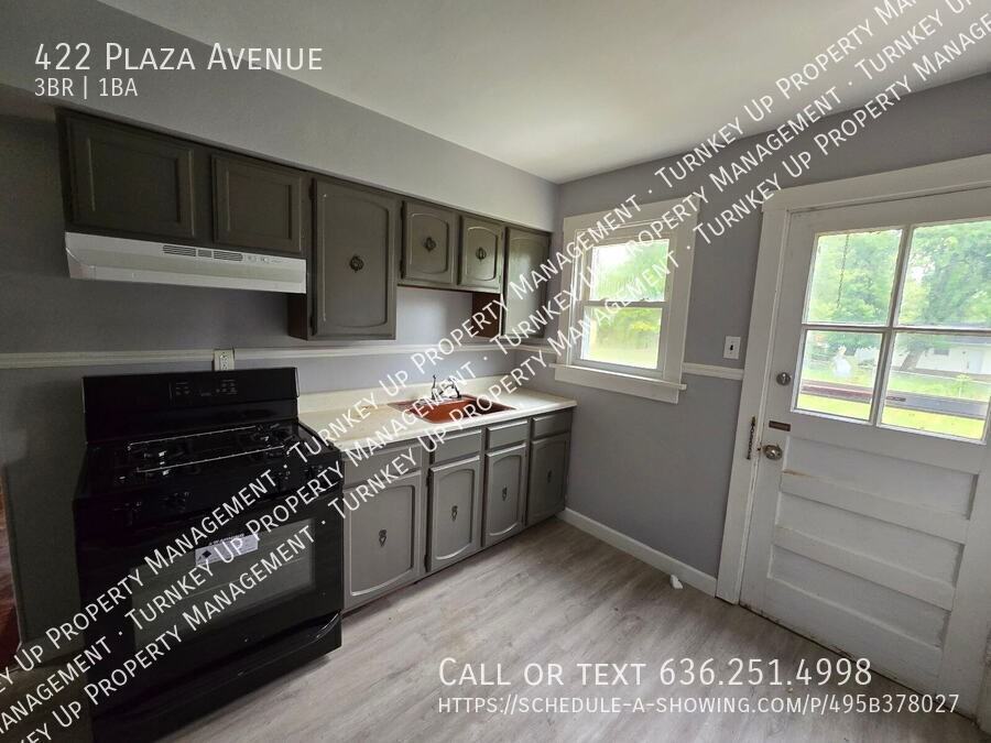 422 Plaza Ave - Photo 6 of 14