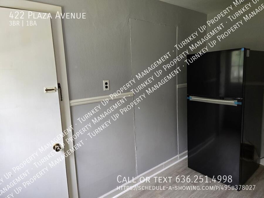 422 Plaza Ave - Photo 7 of 14