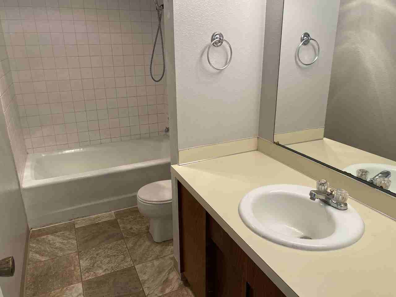 210 W Pacific Ave #4 - Photo 7 of 12