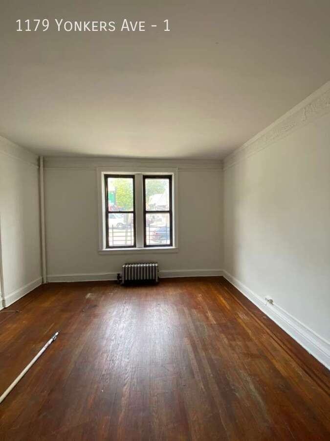 1179 Yonkers Ave #1 - Photo 4 of 7