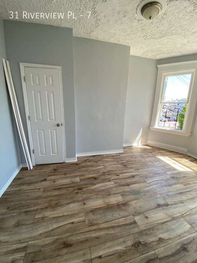 31 Riverview Pl #7 - Photo 3 of 15