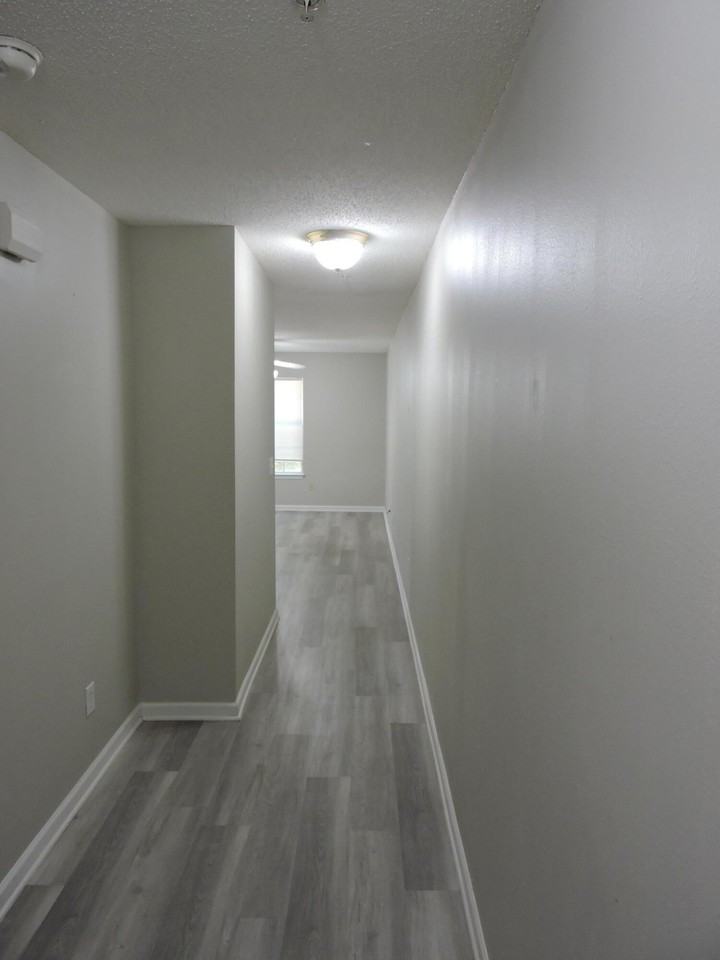 143 Swaying Pine Ct - Photo 2 of 23