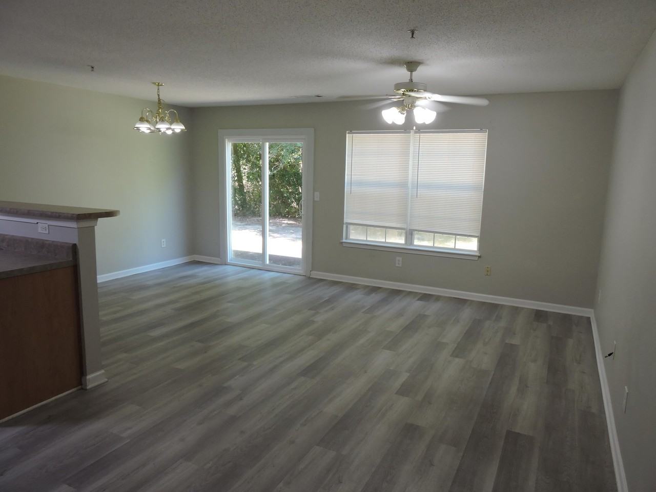 143 Swaying Pine Ct - Photo 3 of 23