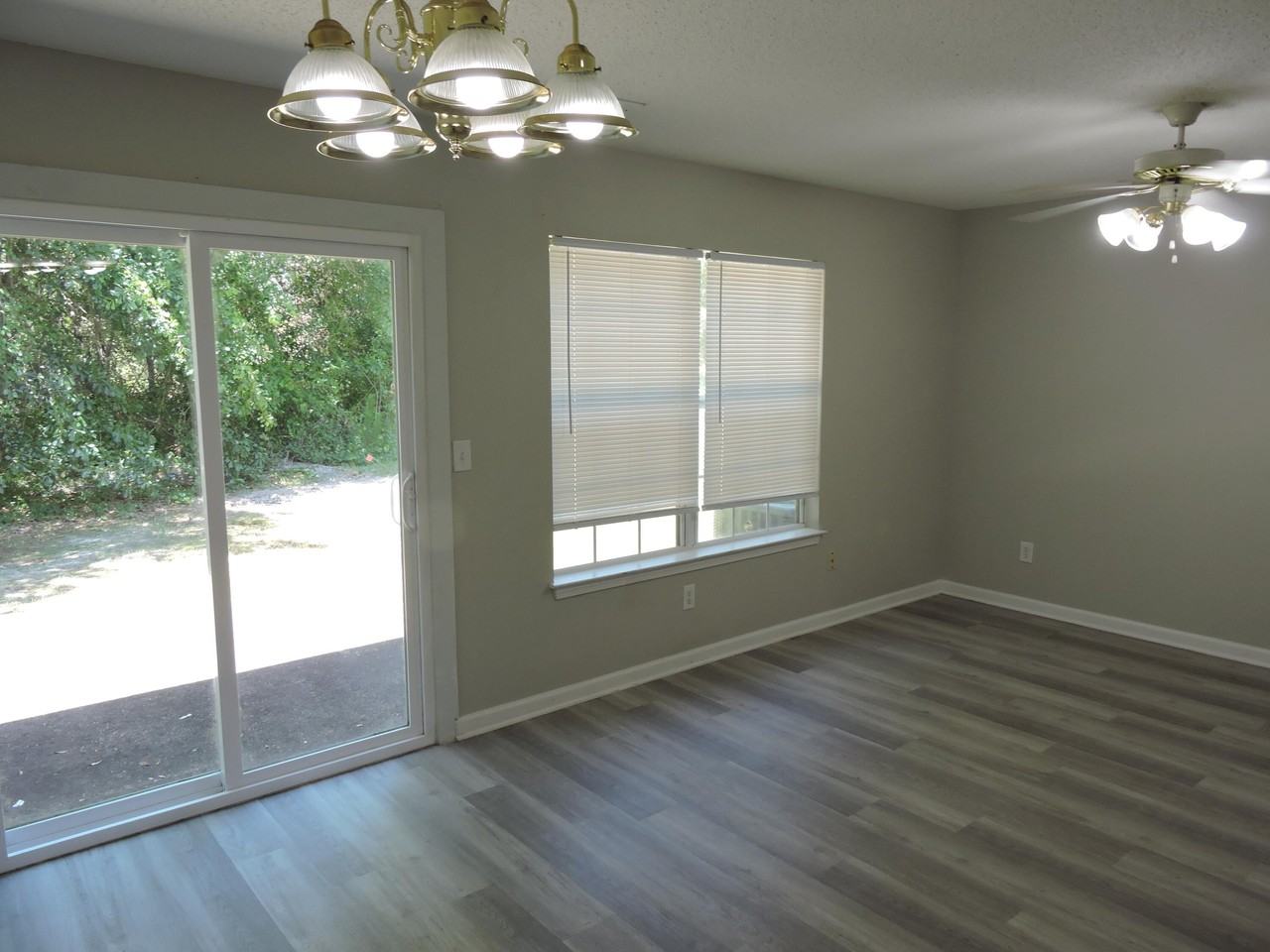 143 Swaying Pine Ct - Photo 6 of 23