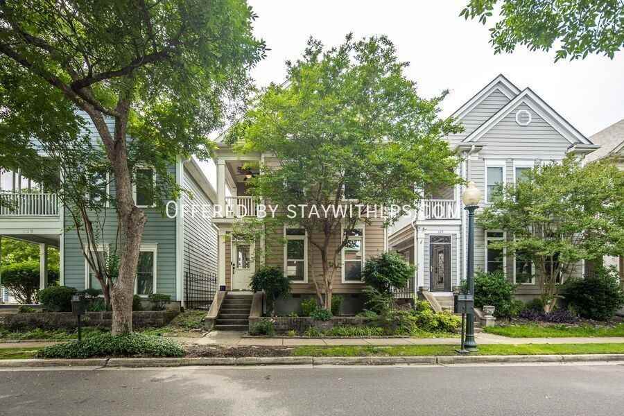 533 Rienzi Dr - Photo 2 of 32