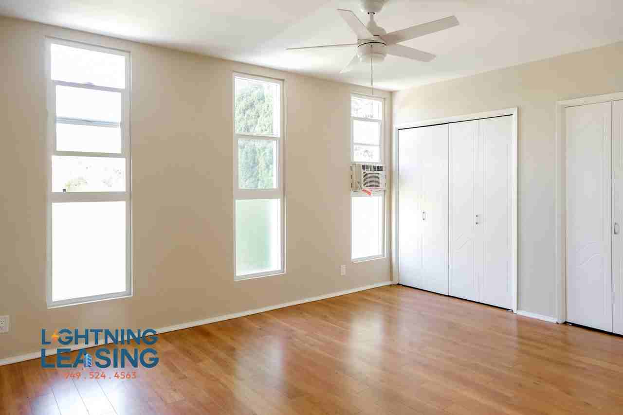 1517 S Sherbourne Dr #3 - Photo 6 of 21