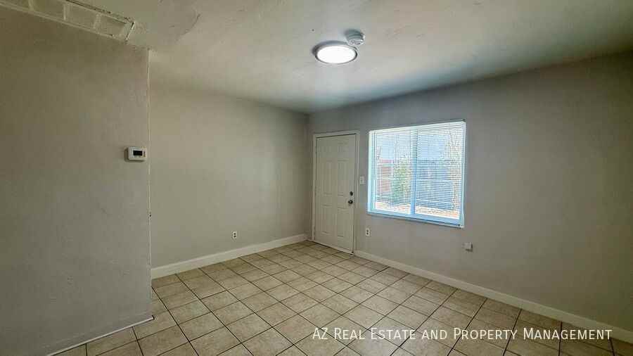 1405 W Clarendon Ave #2 - Photo 5 of 17