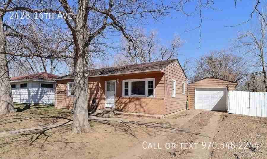 2428 16th Ave - Photo 2 of 28