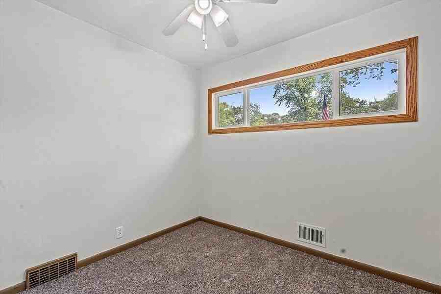 3925 N 144th St - Photo 7 of 21