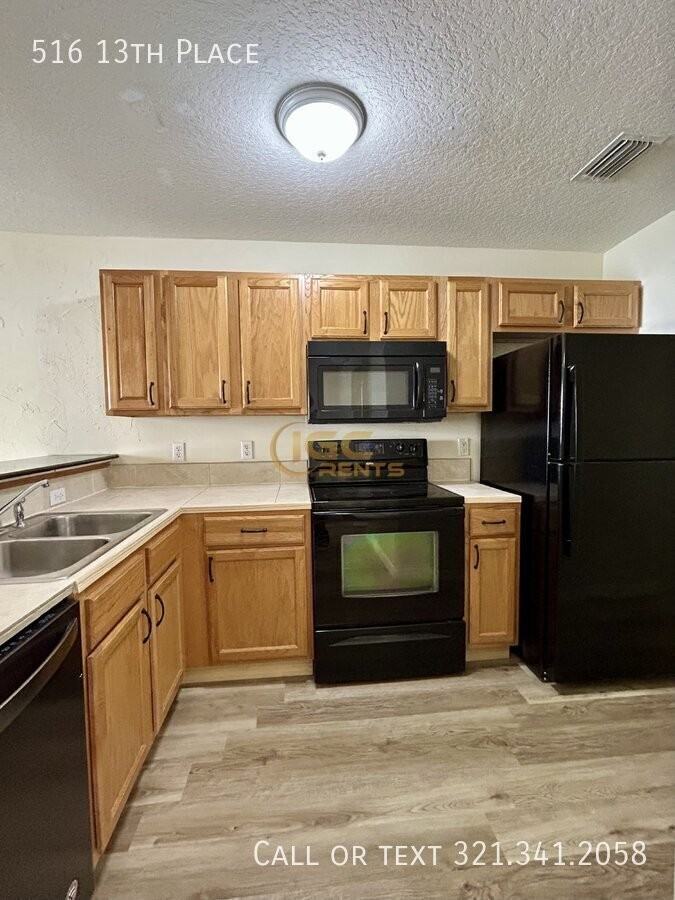 516 13th Pl - Photo 5 of 21