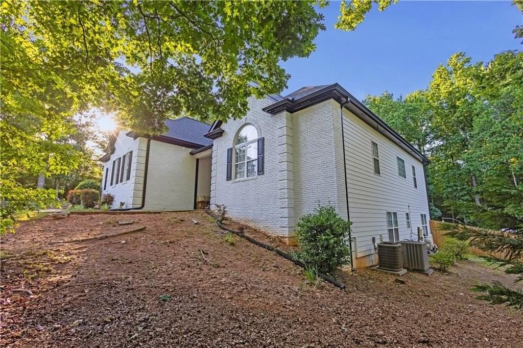 151 Dumar Ln - Photo 3 of 10