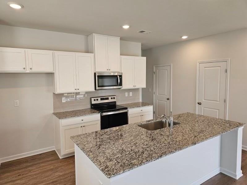 5161 Sidney Square Dr - Photo 4 of 35