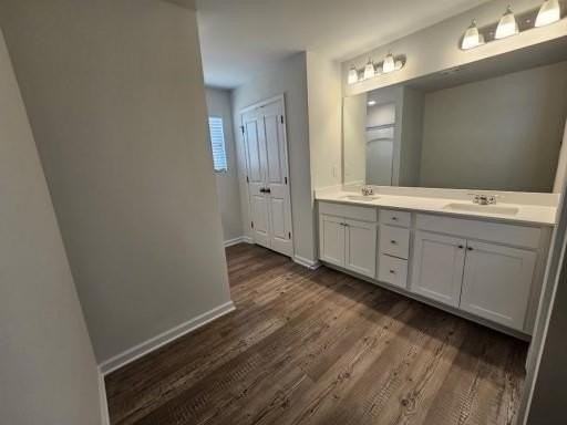 5161 Sidney Square Dr - Photo 5 of 35